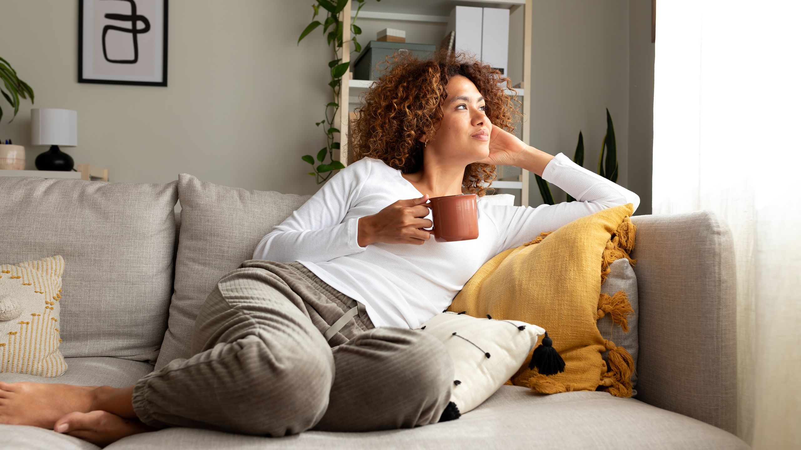 Graphic text outlining essential financial questions to address during your 30s.