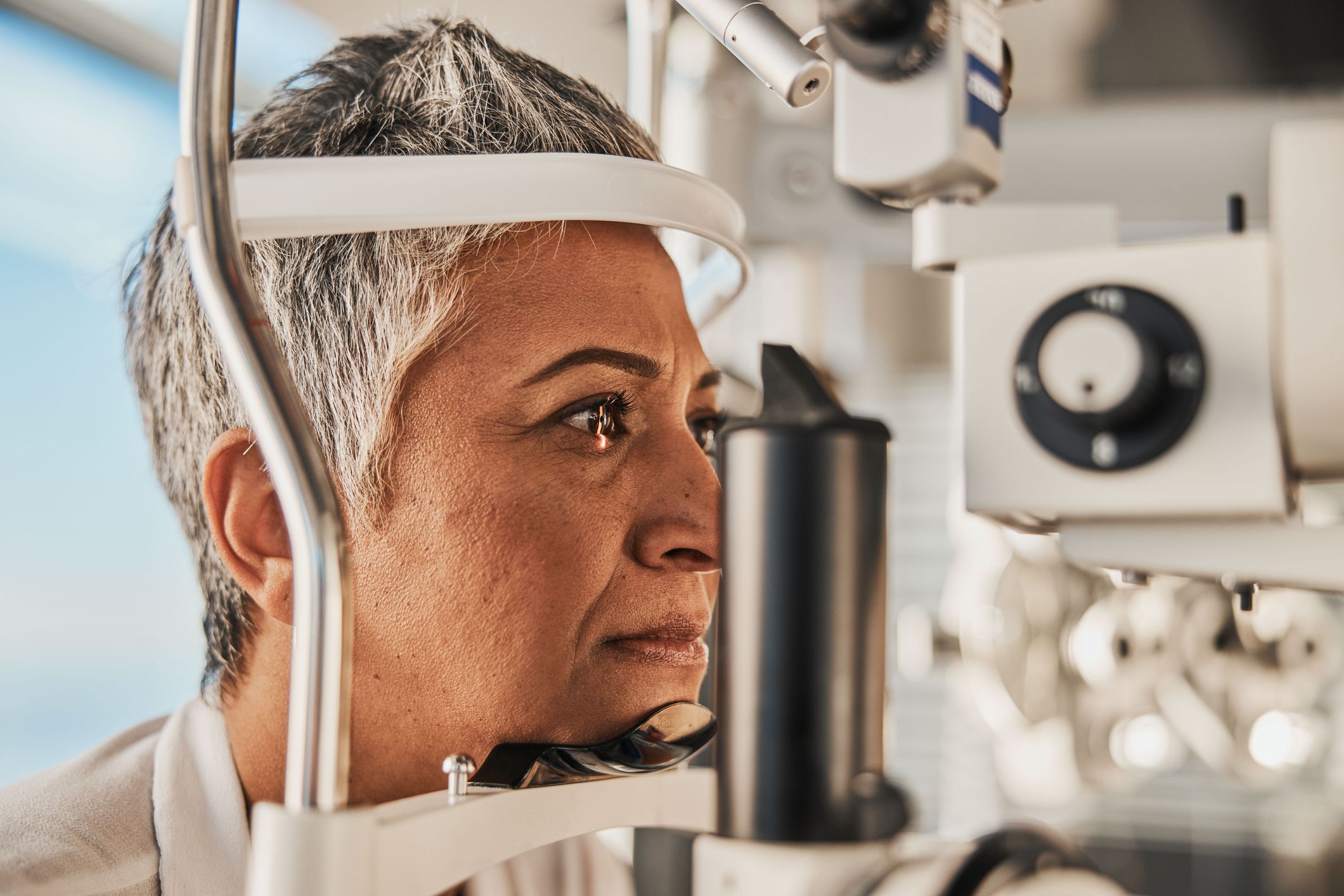 Graphic illustrating eight tricks to shop for glasses for individuals over 50.