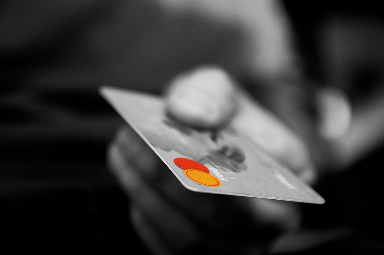 Closing Store Credit Card Impact: A 2026 Guide